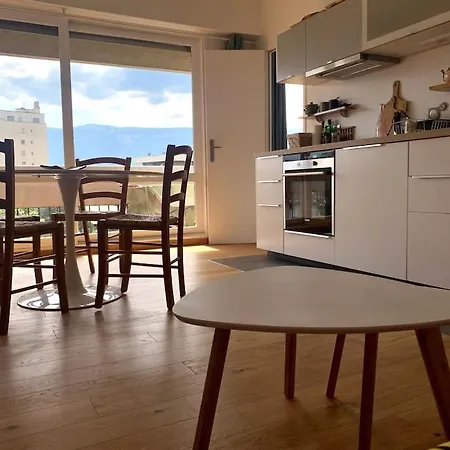 T1 Rénové, Idéalement Situé *