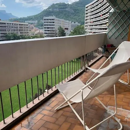 T1 Renove, Idealement Situe Apartment *