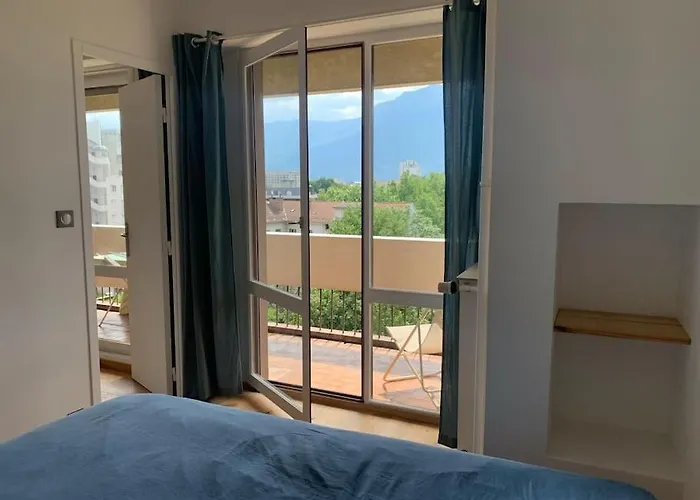 T1 Renove, Idealement Situe דירה