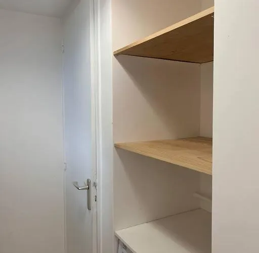 T1 Renove, Idealement Situe דירה